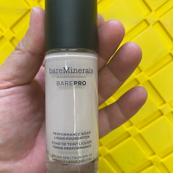 NEW bareMinerals BarePro Liquid Foundation - 0.5 Porcelain - Broad Spectrum 20 - Picture 2 of 6